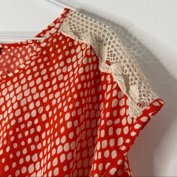 AQUA Red Beige Teardrop Crochet Shoulder Top - Picture 6 of 10